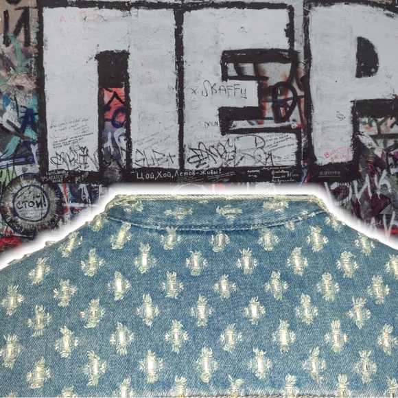 🚨GRaiL ALeRt🚨 "HoLe PuNcH" DeNiM TRuCKeR JaCKet 🧥 - Picture 4 of 5